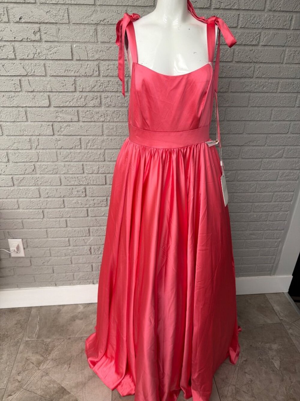 Mac Duggal Coral Sleeveless Tie Shoulder Scoop Neck Ballgown Dress 10 - Picture 3 of 12